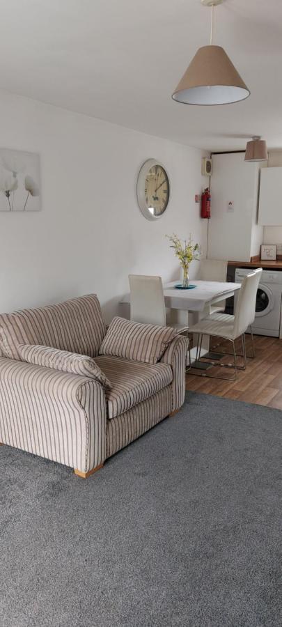 The Elms - Close To City Centre Cardiff Luaran gambar